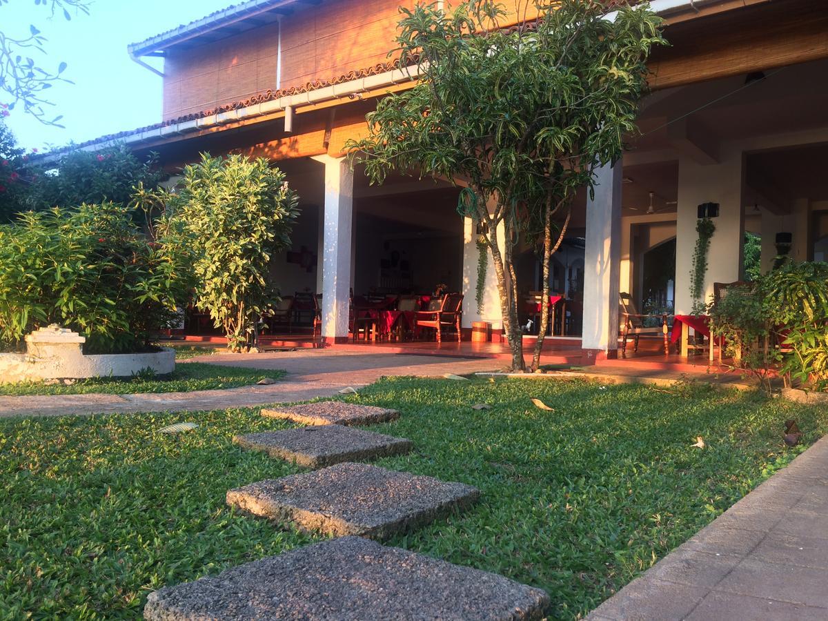 Hotel Hemadan Bentota Exterior foto